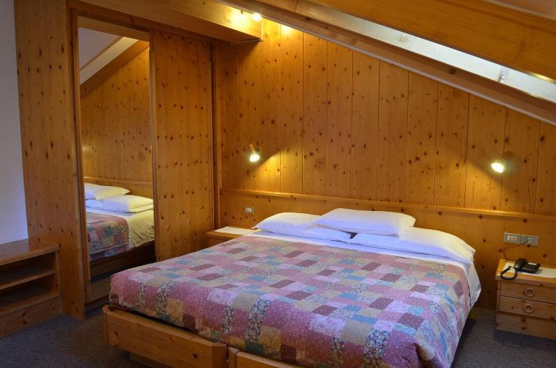 Hotel Ladina كامبيتيلو دي فاسا المظهر الخارجي الصورة
